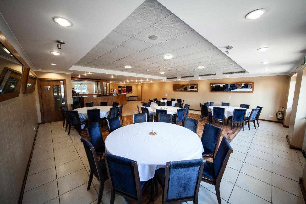Berwick Manor Hotel Rainham  Exterior photo