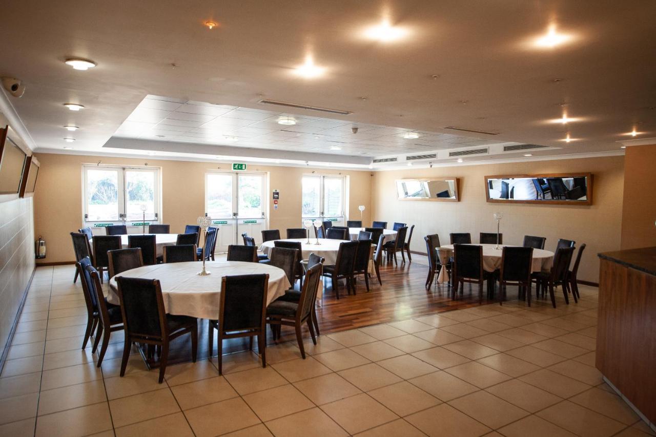 Berwick Manor Hotel Rainham  Exterior photo